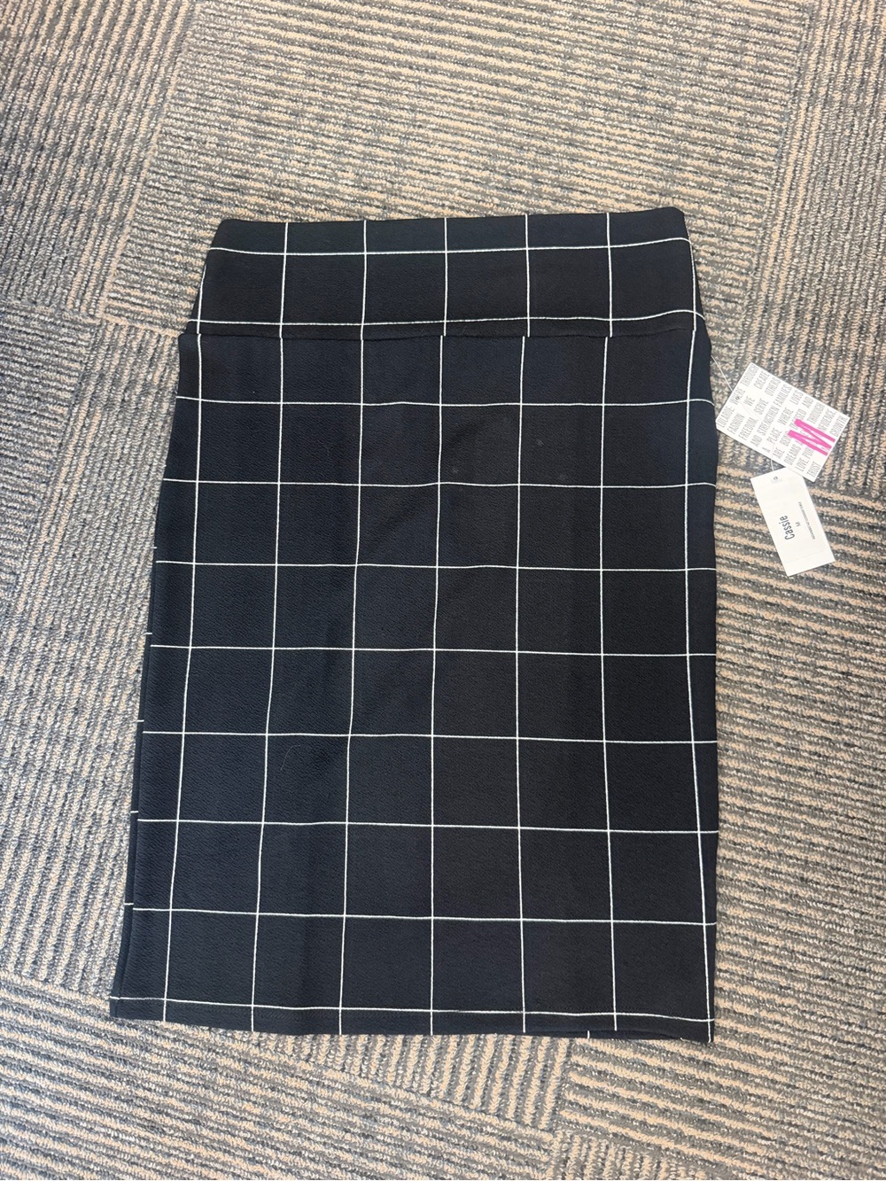 NWT LuLaRoe Cassie Black Pencil Skirt Plaid White Check Sz Medium